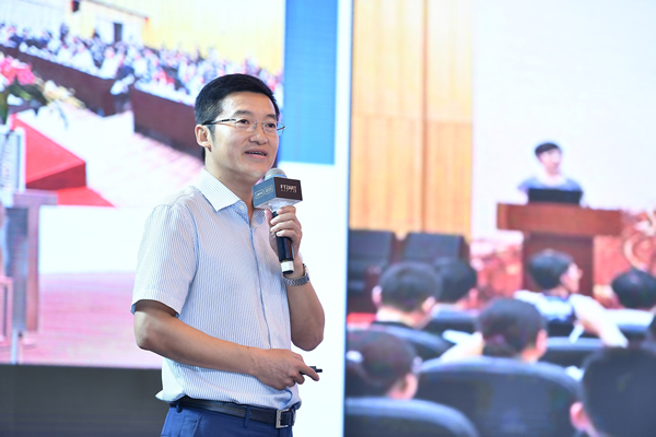 中国国家图书馆副馆长兼国家典籍博物馆常务副馆长-李虹霖