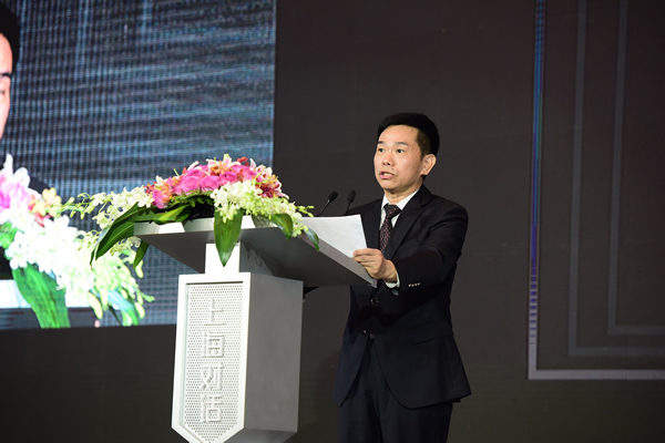 中国拍卖行业协会会长-黄小坚