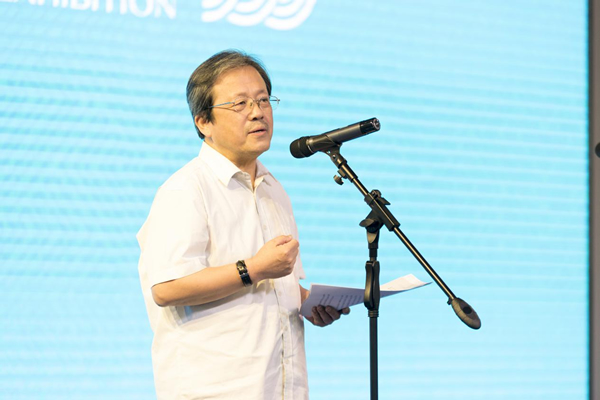 中国文联副主席、中国美协副主席、上海美术学院院长冯远致辞