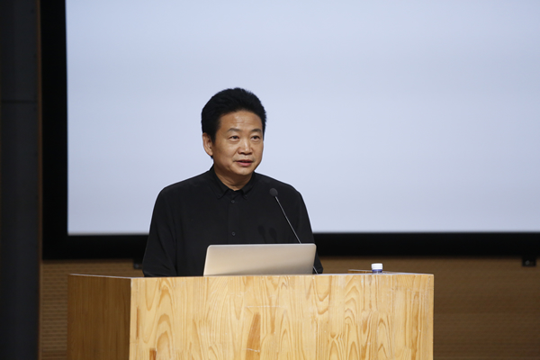 中央美术学院美术馆馆长张子康