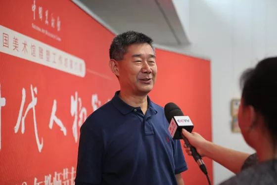 优秀教师代表程翔老师接受采访