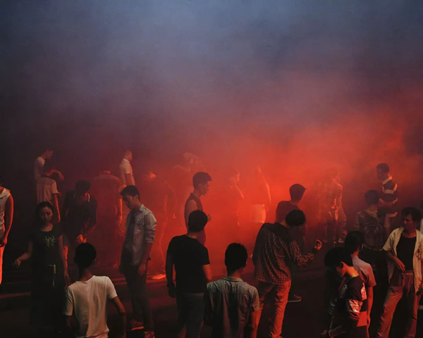 © CHEN WEI, In the Waves #3, 2013. Courtesy of ShanghART Gallery (Shanghai, Beijing _ Singapore)