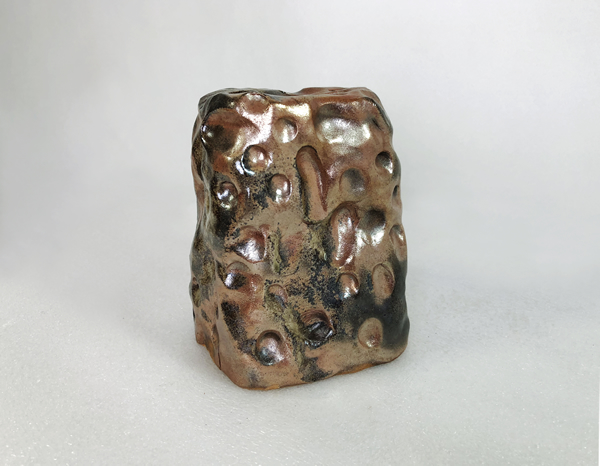 入泥入土的肉身-器，黄沙泥、柴窑烧，2018