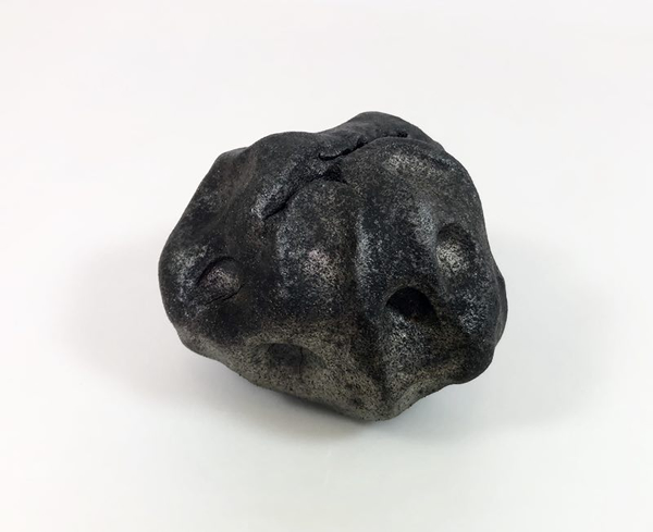 张羽：入泥入土的肉身-器，陶泥、柴窑烧，2018
