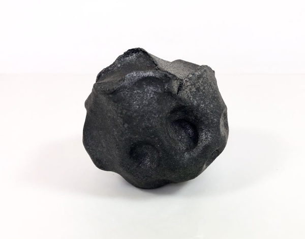 张羽：入泥入土的肉身-器，陶泥、柴窑烧，2018