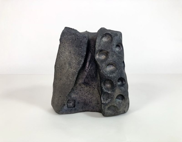 张羽：入泥入土的肉身-器，陶泥、柴窑烧，2018