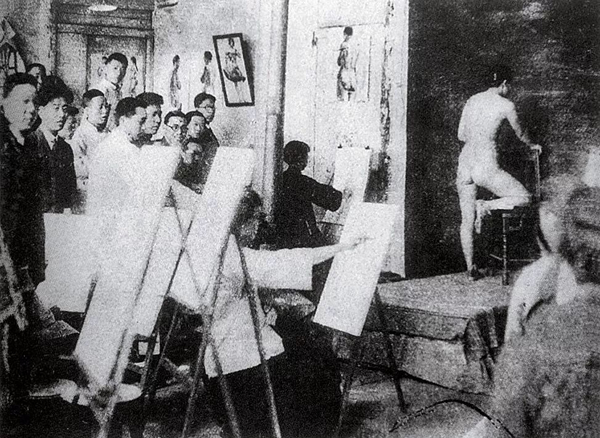1925 年上海美专人体写生课场景