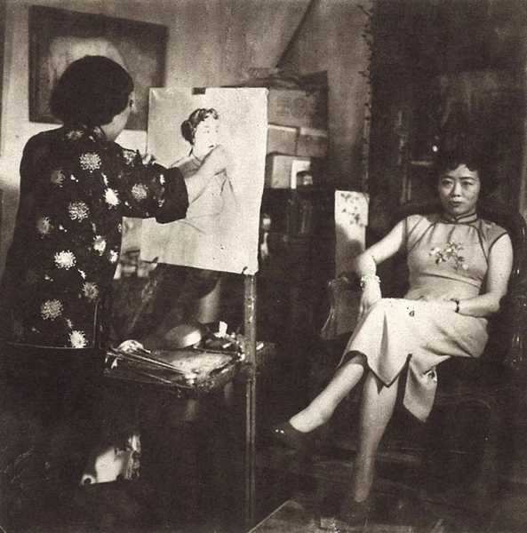 潘玉良在画室为女模特写生