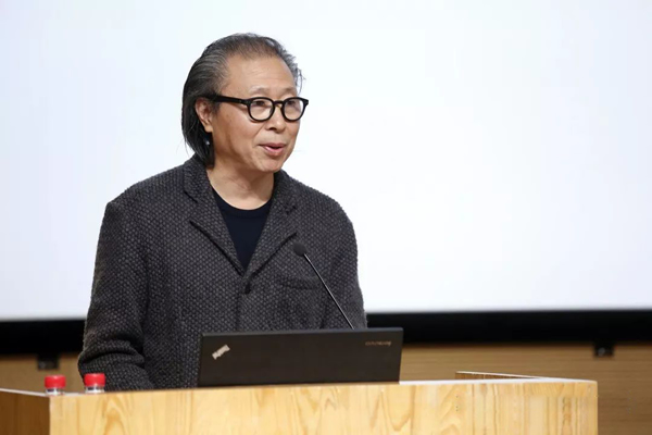 中央美术学院建筑学院院长朱锫主持开幕式