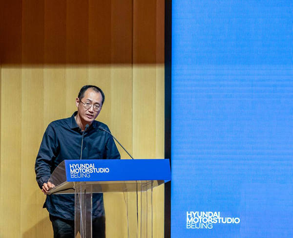 中央美术学院实验艺术学院院长邱志杰