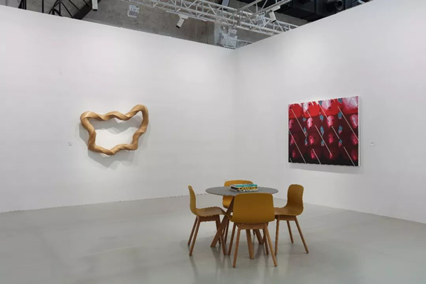 ▲ 西岸艺术与设计博览会长征空间汪建伟个展“寒武纪”展览现场