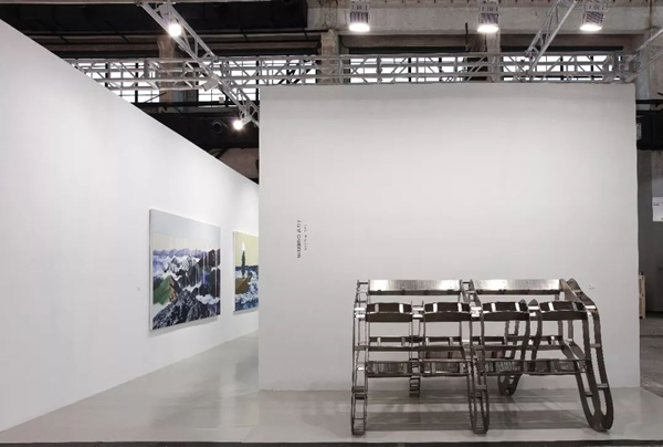 ▲ 西岸艺术与设计博览会长征空间汪建伟个展“寒武纪”展览现场
