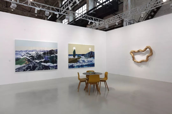 ▲ 西岸艺术与设计博览会长征空间汪建伟个展“寒武纪”展览现场