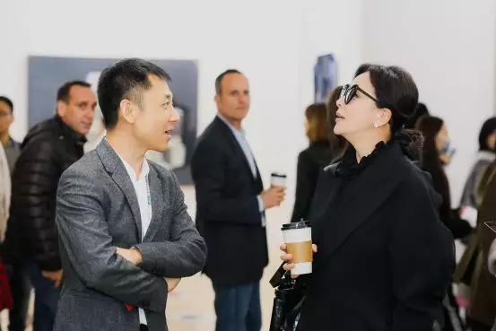 刘嘉玲在art021现场。来源：art021官方供图