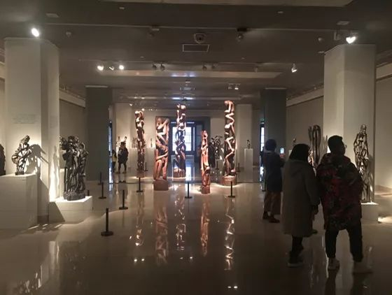 “生命之树——中国美术馆藏非洲木雕艺术展”现场