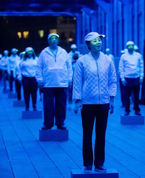 《一英里歌剧》（The Mile-Long Opera），纽约市。由 Diller Scofidio + Renfro 设计工作室与 David Lang 联合策划，文字创作来自 Anne Carson 与 Claudia Rankine；由 Diller Scofidio + Renfro 设计工作室、高线公园、THE OFFICE 表演与电影工作室协同制作。摄影：Timothy Schenck。图片致谢高线公园伙伴
