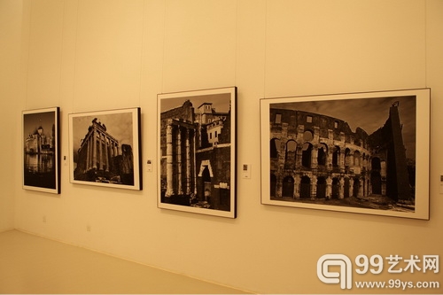 逄小威摄影个展“建筑意”登陆北京视觉经典美术馆 