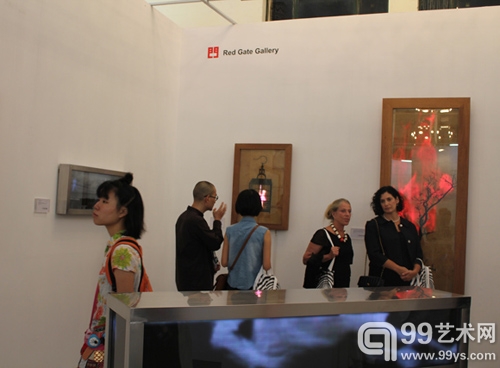 2011上海艺博会国际当代展的VIP预展现场