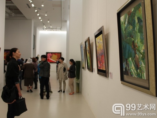 风颜峰语——2011肖峰油画作品展华美登陆北京视觉经典美术馆