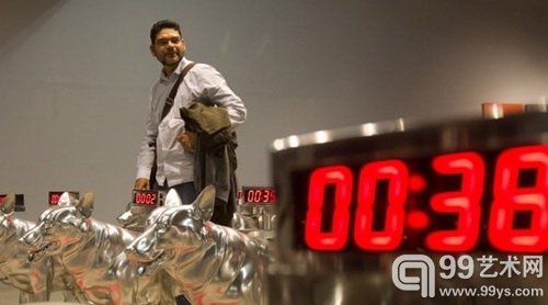 T.V. Santosh的装置作品“The Countdown”。