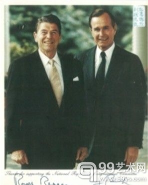 里根布什等200位美国名人《亲笔签名肖像照片集》也包含在万件拍品之中