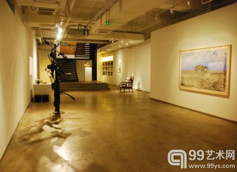 夏阳油画雕塑展亮相大未来林舍画廊