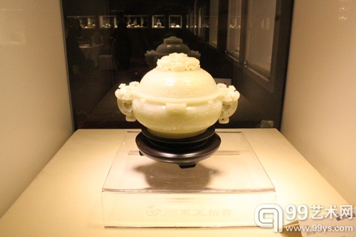 北京东正2011秋拍预展现场