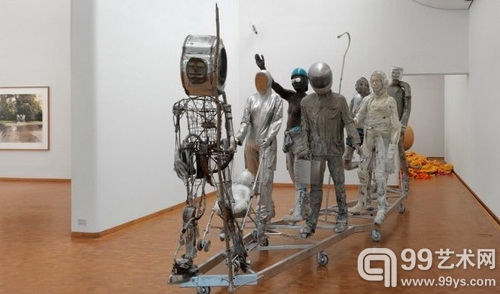 德国路德维希博物馆举办战后雕塑展