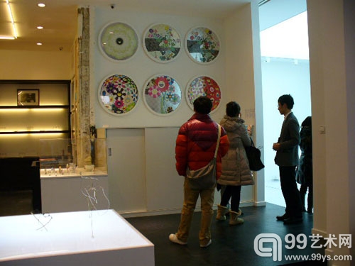茉茉艺术商店办展“疯狂的视野”
