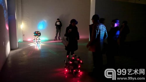 《作为背景音乐的批评》展览现场
