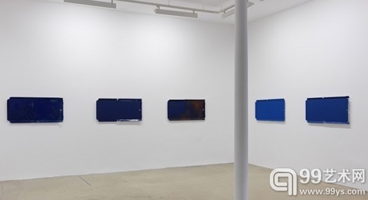 Reena Spaulings个展“;-)”巴黎开幕