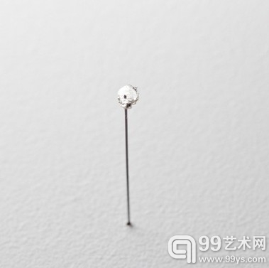 Reena Spaulings个展“;-)”巴黎开幕