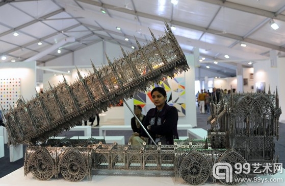 威姆·德沃伊（Wim Delvoye）《翻斗车（Dump Truck）》，2010