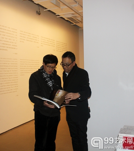 对月——何森个展