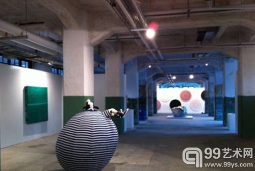 2012年北京文化周＂七九八印象艺术展＂展览现场