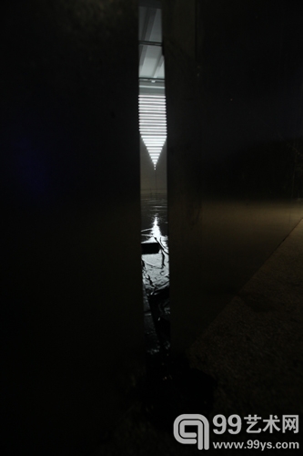 何岸个展现场