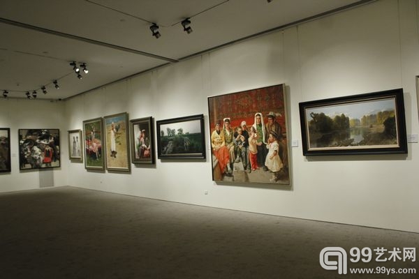 “新疆油画全国巡展—情系神州”北京站展览现场