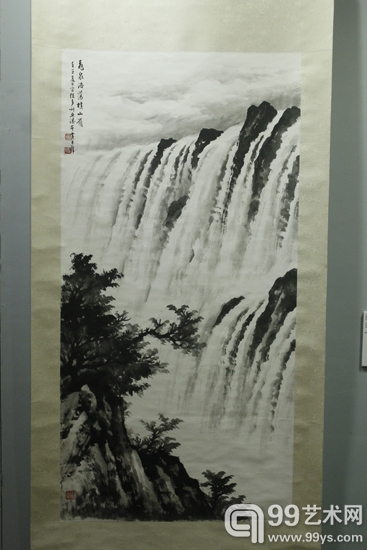 黄君璧 《飞泉浩荡》