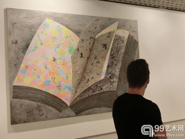 “方力钧——云端的悬崖”展览现场
