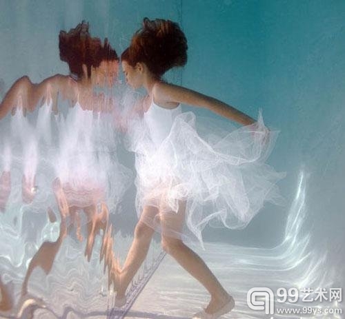 俄罗斯水下摄影：爱丽丝漫游仙境