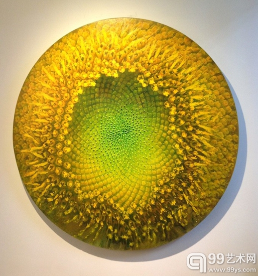 王薇《向日葵》直径150cm 2011年