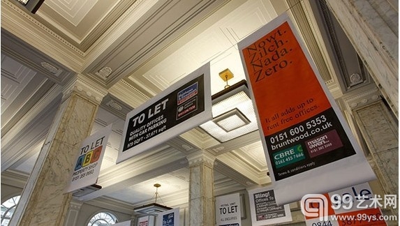 艺术小组Superflex的作品“Liverpool to Let”在康诺德大厦展出