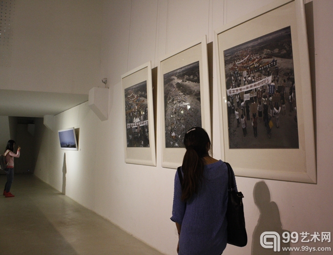 “新世纪影像十年展”-展览现场