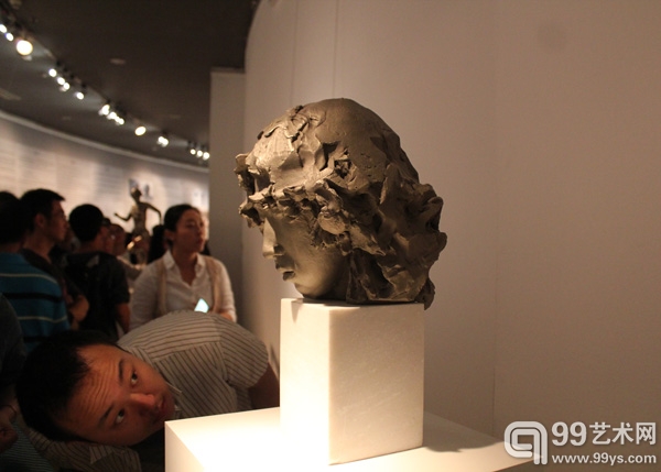 李象群作品《康文》，以他的儿子李康文为模特.jpg