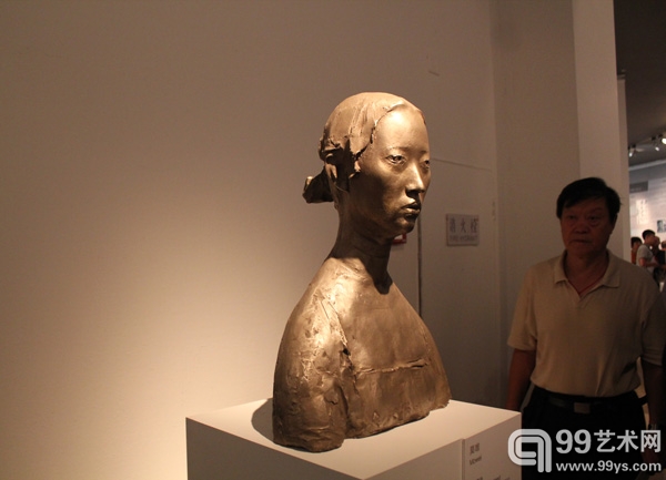 李象群作品《莫唯》，以他的妻子李莫唯作为模特.jpg