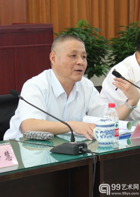 上海图书馆研究馆员陈先行先生
