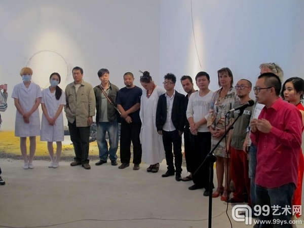《诊断——艺术是一种药》展览开幕现场.JPG