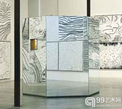 草间弥生装置作品《无限的镜子》展览现场照片