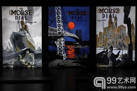 巴黎大皇宫呈现的爱德华·霍珀回顾展现场，人们在观看爱德华·霍珀设计的杂志封面投影