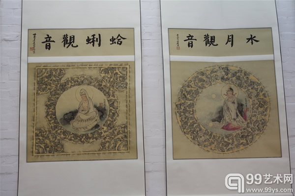 “艺术中的慈悲——森内敬子、弘云笔下的观音”展览现场，艺术家弘云展出作品《蛤蜊观音》与《水月观音》